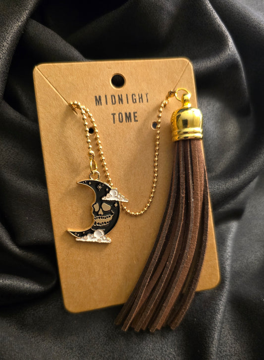 Grinning Crescent Moon w/Tassel